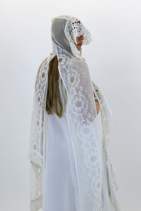 Lace Veil - Image 4